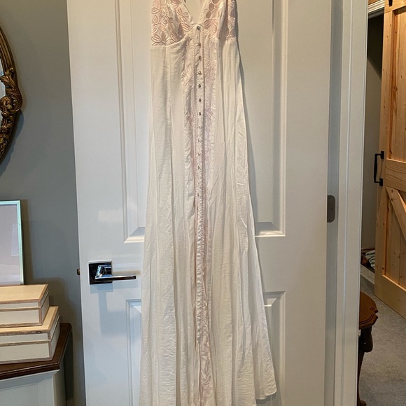 Lulus Dresses & Skirts - White sundress with pink embroidery